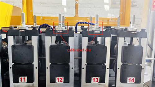 Difference between top model and economical type slide roll forming machine