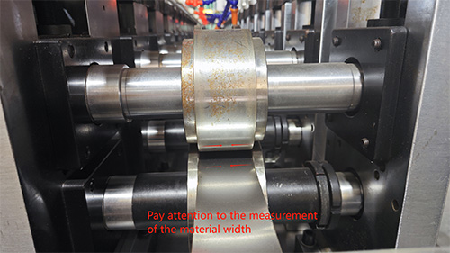 How to analyze the molding machine material situation