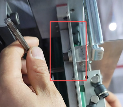 How to setting telescopic slide rail riveting machine slide lengths